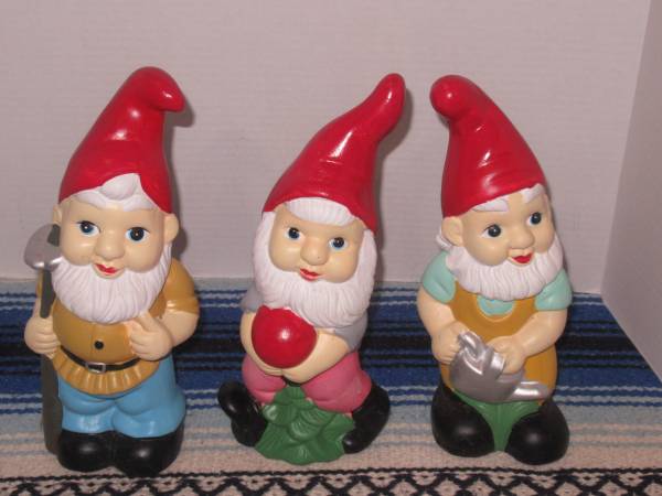 CERAMIC LAWN GARDEN GNOMES 1