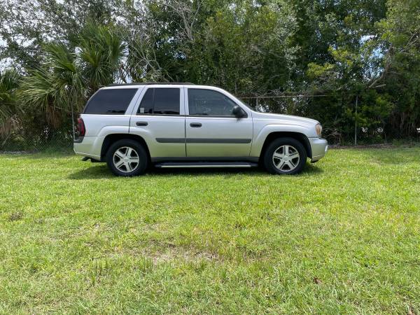2005 Chevrolet Trailblazer LS Sport Utility - $5.900 (Clearwater)63443498293891123
