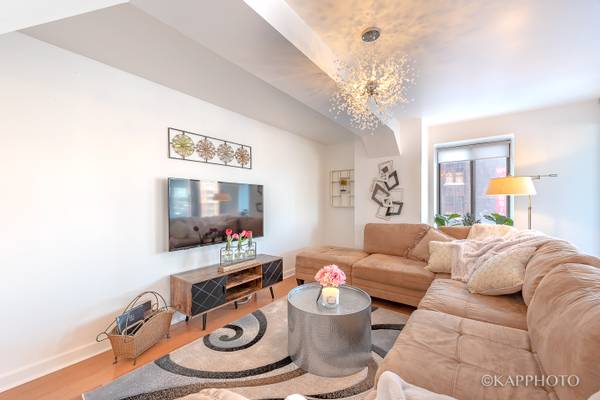 $365,000 / 1br - 1100ft2 - 345 N Canal St #404 (Near West Side)63918293677315121