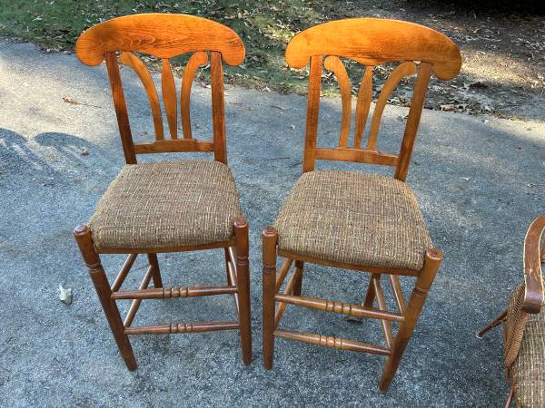 bar stools plus matching chair 1