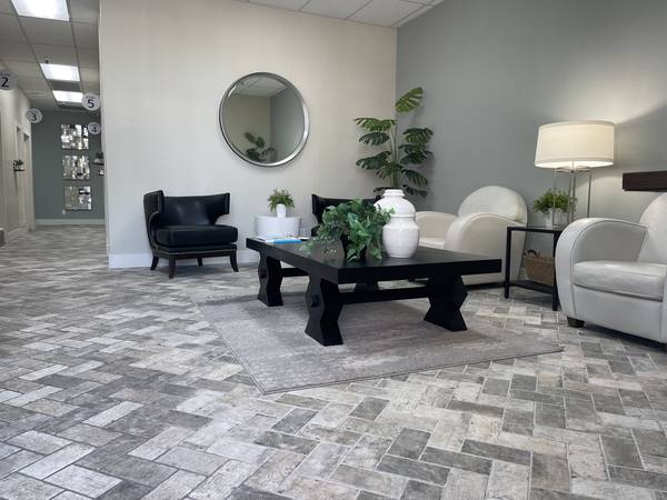 AVAILABLE NOW: Explore BEAUTY STUDIOS - SALON - SKIN (TEMPE) 1