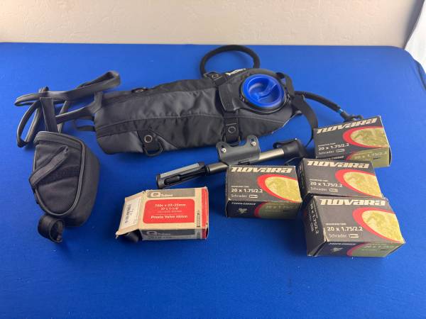 BIKE ACCESSORIES : Camelbak, Seat Pouch, Pump, Tubes 1