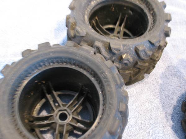 Complete Set Of Four Pro-Line Big Joe Tires - $45 (Sioux Falls)63442291595649123
