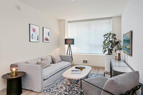 $2,867 / 2br - 914ft2 - Svc Cable, Appliances Stainless, On-site Maintenance, Paid Cable (First Hill)63688497878913121