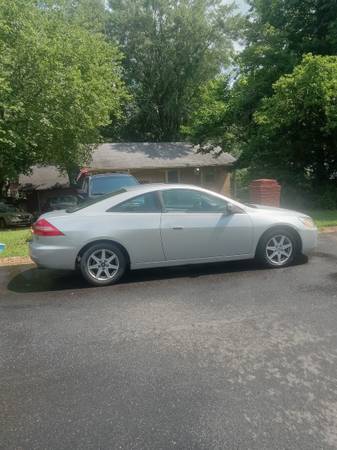 2006 honda accord todo en cuero techo solar 81 km millas - $2,499 (Stone mountain)63620680811649121