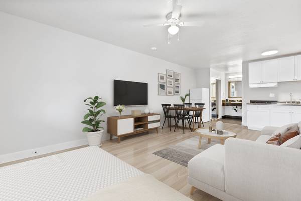 $1,470 / 375ft2 - Estudio completamente renovado con todos los gastos de electricidad incluidos!63865816580355120