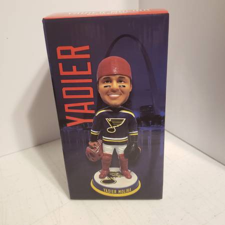 Yadier Molina 2016 bobblehead blues SGA 1