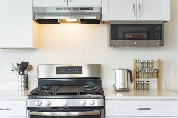 $925 / 5br - Room for Rent | 26 Washington Terrace Unit 2 | Available Now (Boston- Somerville)63699488258691121