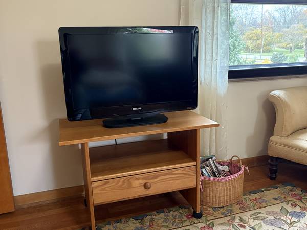 Philips TV and oak TV stand 1