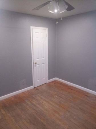 $950 / 2br - 800ft2 - 129 Aunt Mary Charming 2br/1ba Duplex near public transportation (Greensboro)64027275360387124