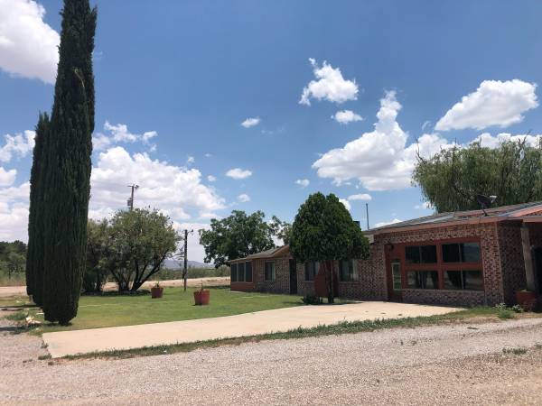 $1,650 / 2br - 2600ft2 - Country Home Newly renovated 2 bdr 3 bath (La Mesa)63948217520770122