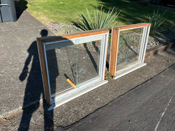 Free window frames with glass sheets 1