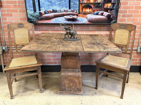 RUSTIC SOLID WOOD FARMHOUSE PEDESTAL DINING TABLE 41" x 36" 1