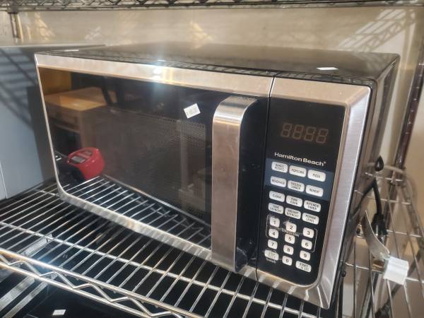 Small Hamilton Beach microwave 1