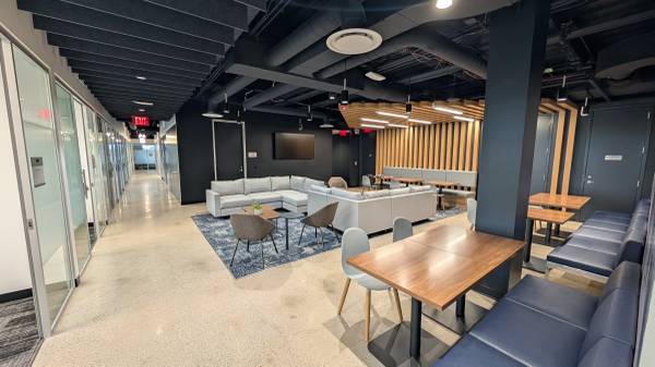 $99 Need a new place to work that isn't a coffee shop? (Deerfield)64172980630018121