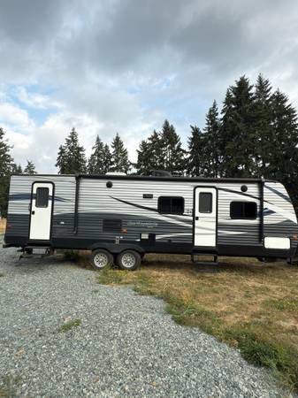 2018 Keystone Springdale 282BH - $16,800 (Puyallup)63471356173571124