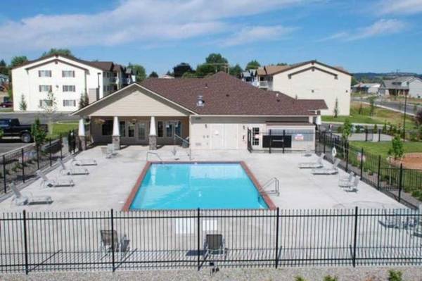 $1,291 / 2br - Air Conditioning, Clubhouse, Garages available (2820 Cherry St, Spokane Valley, WA)63969876969474122