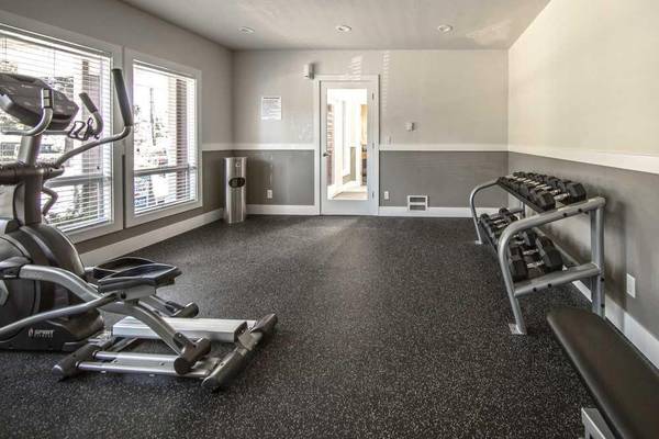 $1,399 / 1br - 637ft2 - Wood-Plank Flooring, Ceiling Fan, Laundry Facilities, Clubhouse (Des Moines)64031309596290121