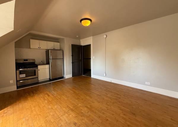 $1,095 ♥Estudio en Piso Superior con Vistas Parciales-2SemanasGratis♥ (Encima de Mix & PSP)63862176987777123