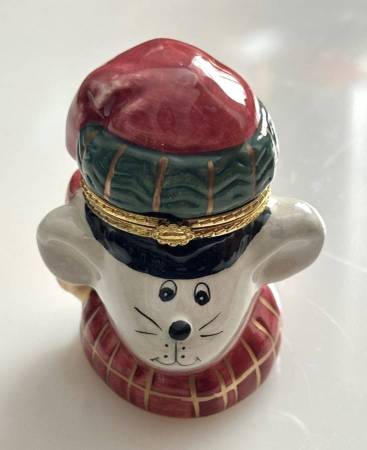 Vintage Hinged Trinket Pill Ring Porcelain Mouse Box Winter Decor 1