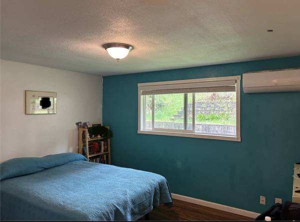 $950 / 1br - Master BR w/Private Bath in 4BR Home (Churchill)63977276912515124
