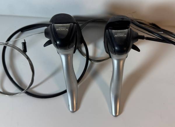 Shimano Sora ST-3400 Shifter Set 3x9 Spd + Cable Housing 1