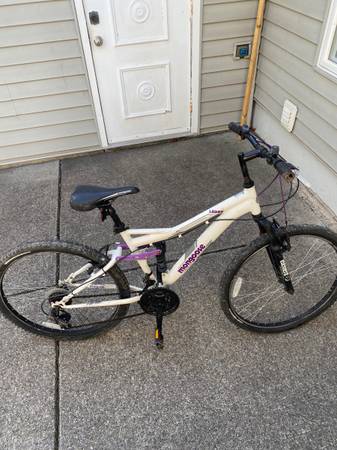 Mongoose Mountain Bike 1