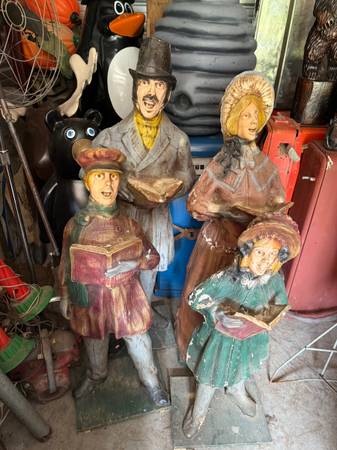 ALFCO Artistic Latex Form Municipal Display Christmas Carolers Figures 1