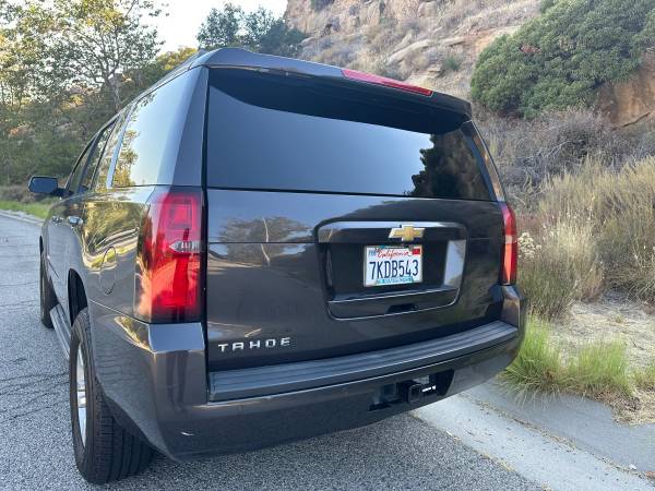 Chevrolet Tahoe 4x4 - 2015 - Título limpio - 129K - $13,900 (Canoga Park)63470894637827123