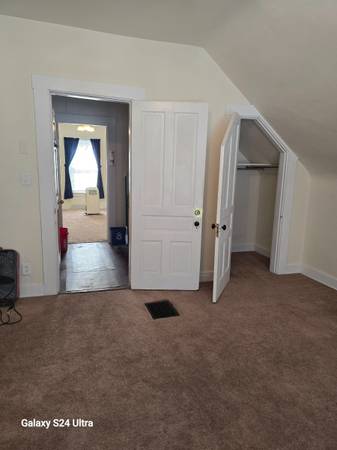 $800 / 1br - Clifton Studio apartment for 1 student (Clifton)63980099204354124