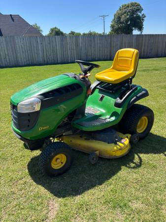 John Deere D140 1