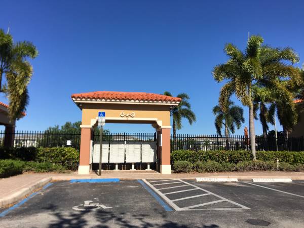 $2,700 / 3br - $2700 ENORMOUS 3B/2.5B HAMPTON ISLES (PEMBROKE PINES)64002013452034121