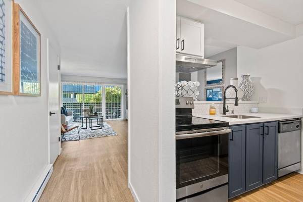 $1,499 / 2br - 864ft2 - Unbeatable / with Patio & Fitness Center Access63850638453507124