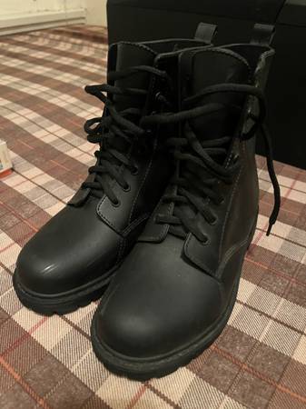90's Style Doc Marten Type Boots: size 38 / 7.5-8.0--Very lightly worn 1