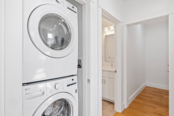 $5,000 / 3br - 800ft2 - New Reno ✨ In unit W/D ✨Central AC ❄️open kitchen w dishwasher 🌞 (Cambridge \ Central Sq. \ MIT)64034777960834121