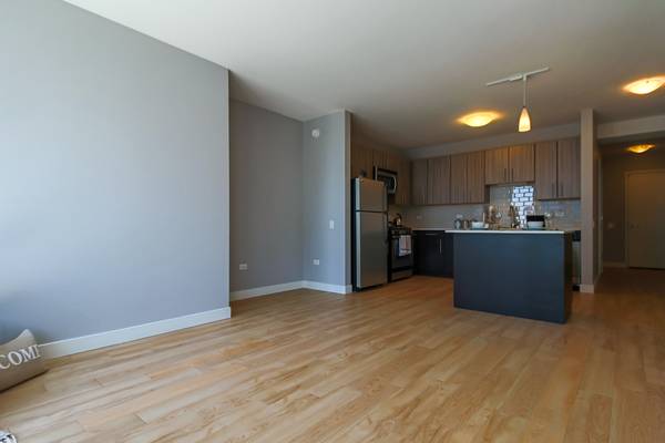 $2,100 / 589ft2 - Hermoso estudio con lavadora/secadora, pisos de tablones, electrodomésticos de acero inoxidable (Loop/Nueva Zona Este)63781303050243124
