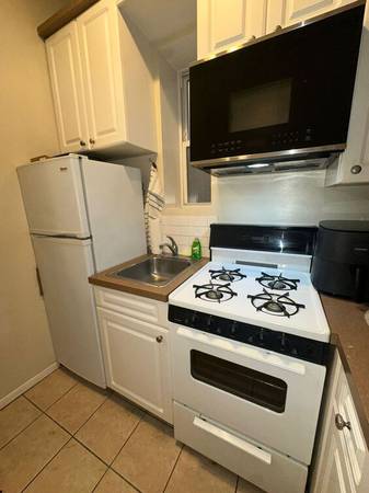 $4,000 / 2br - Furnished 2 bedrooms available Sept 28th (Midtown West)63816653628675121