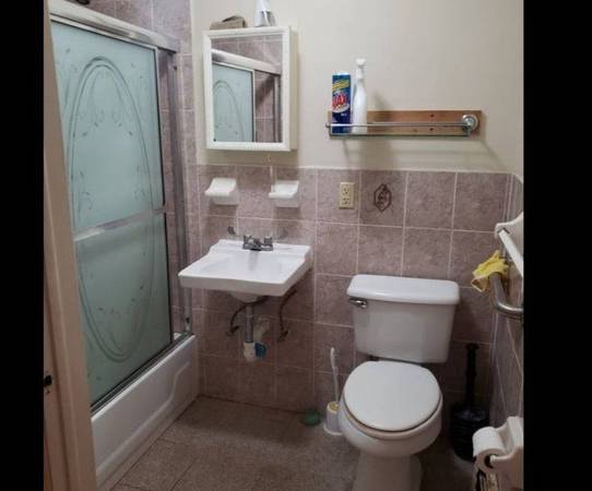 $750 / 3br - Affordable Cozy Clean Bedroom in 3 Bed/2 Bath in Bushwick (Brooklyn)63684728558849123