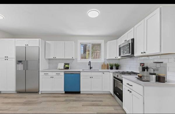 $1800.00 / 3br - 1866ft2 - Encantadora casa colonial de ladrillo de 3 dormitorios en la vibrante comunidad de Marygrove - Ava64018941591425123