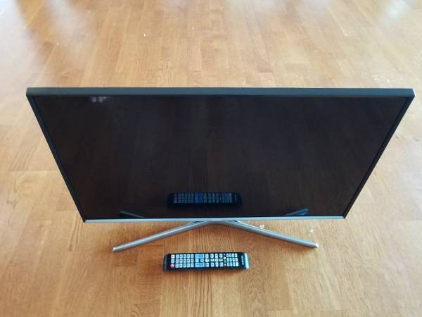 Samsung UN32J5500 TV 1