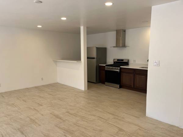 $1,850 / 1br - 850ft2 - Raro - Nueva renovación - Casita de un dormitorio, 850 pies cuadrados - Corazón de Santa Fe (Santa Fe)63659849703553123