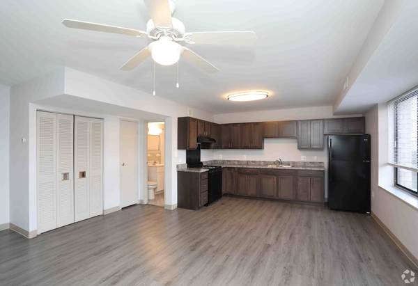 Cable Ready, Air Conditioning, High Speed Internet Access 1