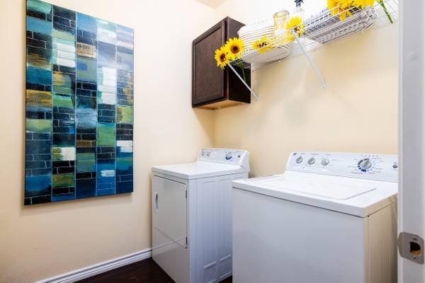 $1,547 / 2br - 1201ft2 - 2 bedroom 2 bath (Las Cruces)63687913536129123