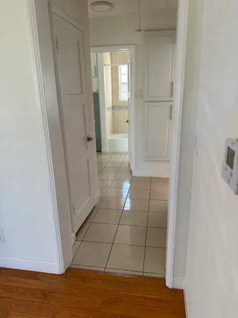 $1,160 / 2br - Newly updated 2-bedroom, 1-bath upstairs unit Close to Hospital & Scho (1024 Martin Luther King Jr Ave #B Long Beach, CA)63998004715522123