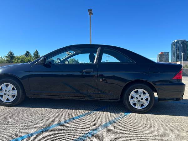 2005 Honda Civic Coupe VP (transmisión manual de 5 velocidades) - $4,000 (Bellevue)63613978798593122