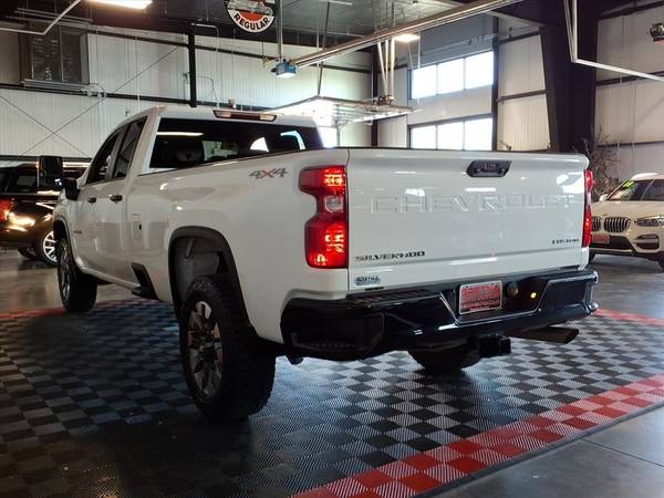 2023 Chevrolet Silverado 2500HD Custom photo 4