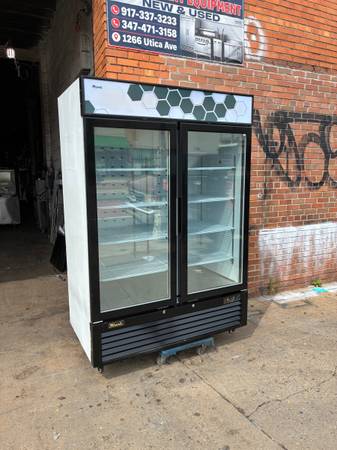 Two door freezer /restaurant equipment 1