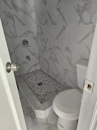 $2,250 / 2br - 700ft2 - 32-43 STEINWAY ST TWO BEDROOM  NEAR M R N Q TRAIN AND 30MIN TO N Y C (ASTORIA)63945495067139122
