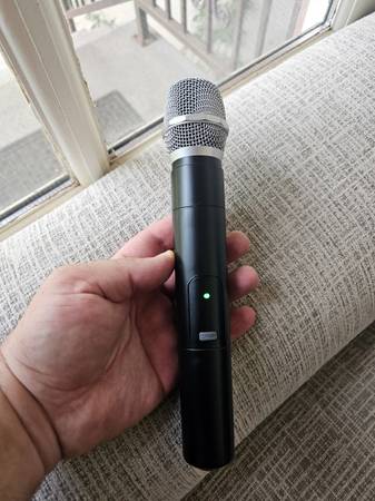 Universal Wireless Microphone 902-928 MHz Black - Works Great 1