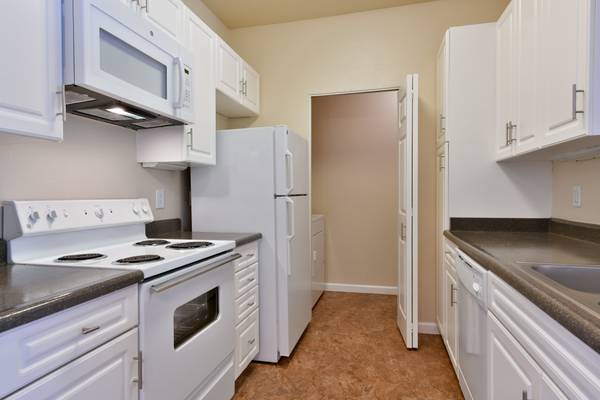 $3,731 / 3br - 1379ft2 - Full Size Washer & Dryer, Courtyard Views, 3/BD (dublin / pleasanton / livermore)63695877793921123